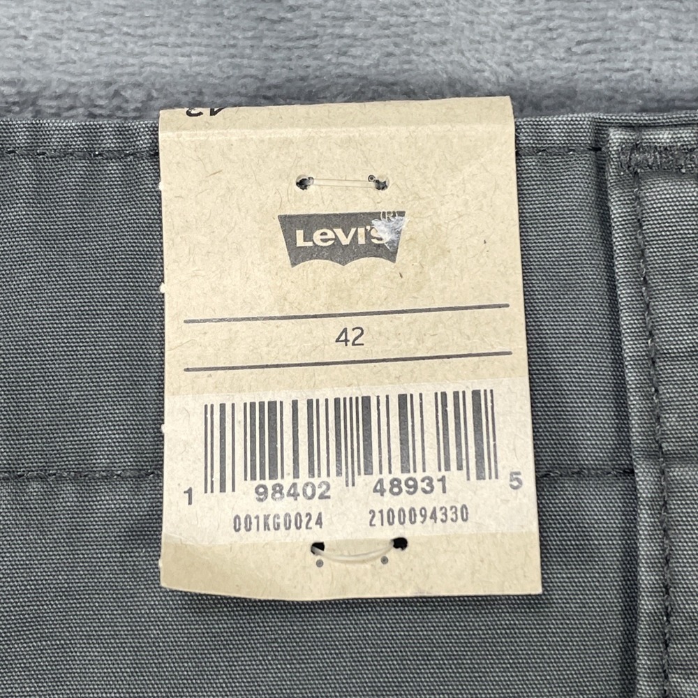 Levis Shorts Mens 42 Flat Front Carrier Cargo Gray Loose-Fit Red Tab Logo NWT - Picture 5 of 5